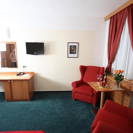 Slovan Hotel 4*